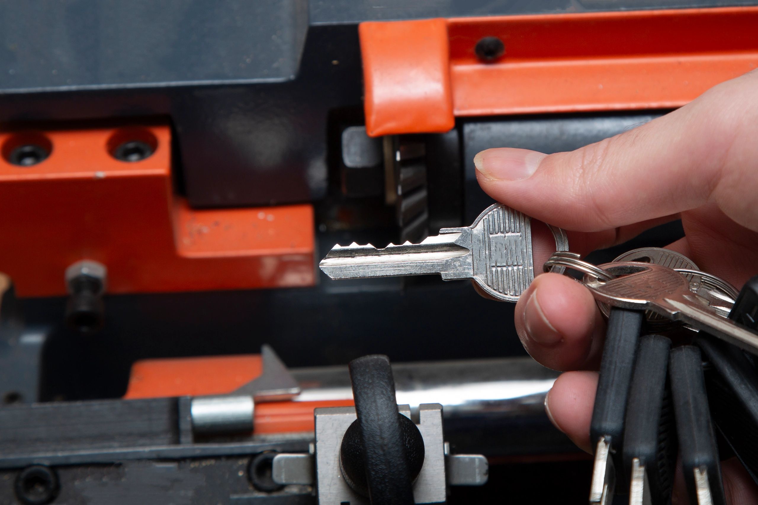 locksmith tools and keys